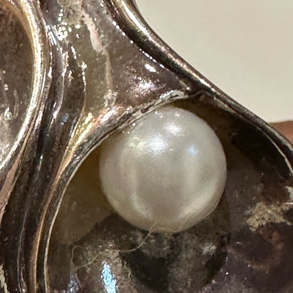 CALLA LILY BRACELET & EARRING GIFT SET - Picture 13 of 16